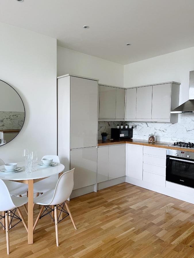 דירות לונדון Luxuriously Flat In Streatham מראה חיצוני תמונה