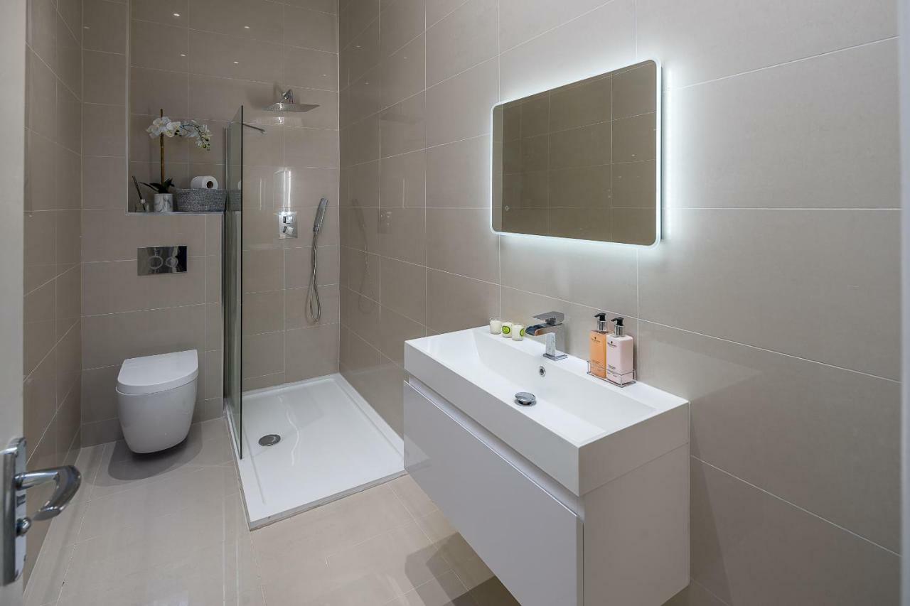 דירות לונדון Luxuriously Flat In Streatham מראה חיצוני תמונה